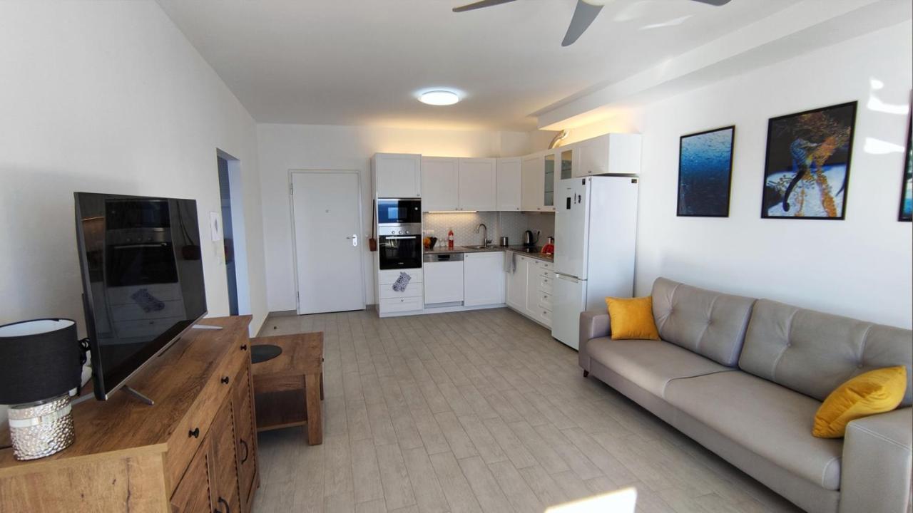 Nautilus Apartment Premium ซารานเดอ ภายนอก รูปภาพ
